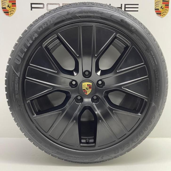 Porsche Taycan ORIGINELE 20Turbo Aero met winterbanden (9mm), Auto-onderdelen, Banden en Velgen, 20 inch, Winterbanden, 285 mm