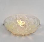 R. Lalique opalescent art deco wall lamp Lausanne - Wandlamp