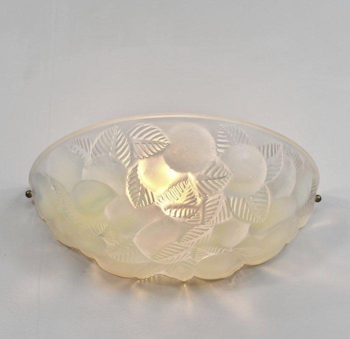 R. Lalique opalescent art deco wall lamp Lausanne - Wandlamp, Antiek en Kunst, Kunst | Designobjecten