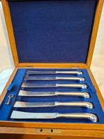 Bestekset (12) - 12 stuks bestek, Handvaten in de vorm van, Antiek en Kunst