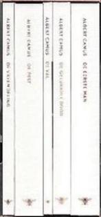 VERZAMELDE ROMANS IN CASSETTE 9789023412694 Albert Camus, Verzenden, Gelezen, Albert Camus