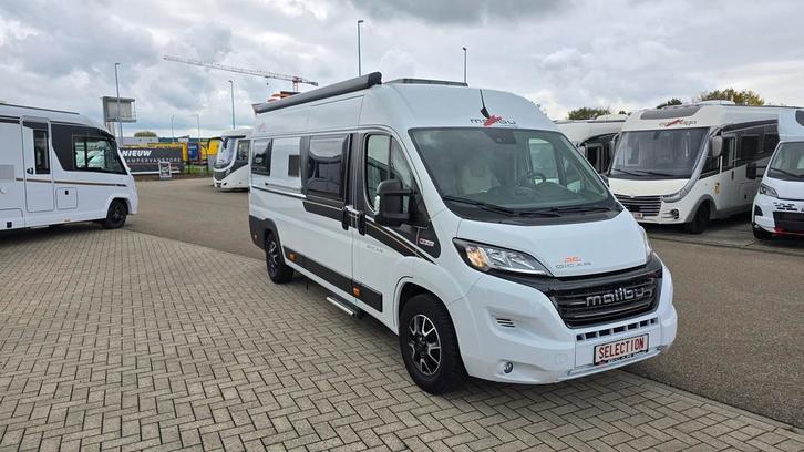 Malibu Van 640 met automaat, trekhaak en twinbedden 49470, Caravans en Kamperen, Mobilhomes, Cassettetoilet, Automaat, L-zit, Diesel