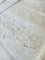 Laken (3) - 280 cm - 240 cm - Laken met handgesneden patroon, Antiek en Kunst