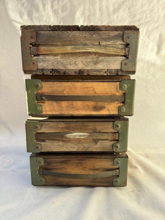 Kist (4) - Militaire industriële dozen. - Hout, Staal, Antiek en Kunst, Antiek | Wandborden en Tegels