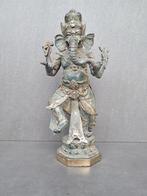 Ganesh dans le style Indonésien avec la face de Garuda à