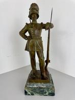 lagana - Figure - Soldier - 8kg - Bronze patiné, Antiek en Kunst