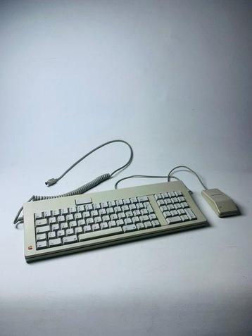 Apple - Apple Extended Keyboard II with ADB Mouse (Model
