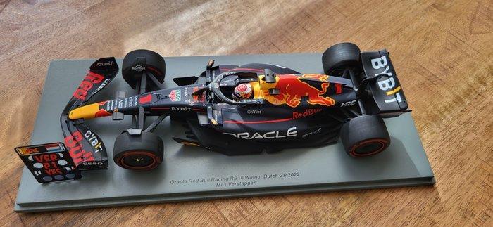 Spark 1:18 - Model raceauto - Oracle Red Bull Racing RB18, Hobby en Vrije tijd, Modelauto's | 1:5 tot 1:12