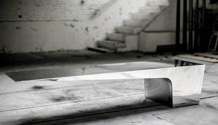 Pol Quadens - Table basse - Acier inoxydable - Arrow table, Antiquités & Art, Art | Objets design