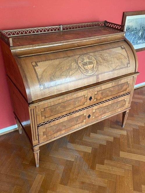 Bureau cylindre - Noyer, Et marqueterie de divers bois -, Antiek en Kunst, Antiek | Meubels | Stoelen en Sofa's
