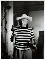 André Villers (1930-2016) - Pablo Picasso avec le revolver, Antiek en Kunst