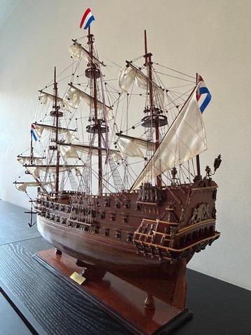 1:48 - Modelschip (2) - De Zeven Provincien scheepsmodel met beschikbaar voor biedingen