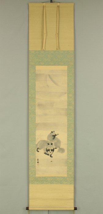 Two Raccoon Dogs and Autumn insects under Crescent Moon with, Antiek en Kunst, Antiek | Overige Antiek