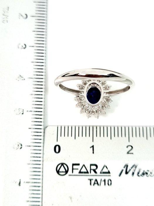 Ring - 18 karaat Witgoud Saffier - Diamant, Handtassen en Accessoires, Ringen
