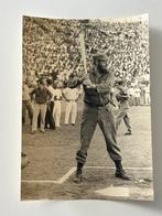 Alberto Korda (1928–2001) - Comandante Fidel Castro jugando