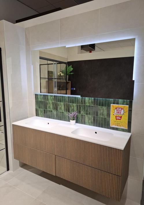 Badkamer meubel 160 cm + hoge kast - Toonzaalmodel -50%, Huis en Inrichting, Badkamer | Badkamermeubels, Wastafelkast, Nieuw, 150 tot 200 cm