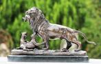 Sculpture, bronzen sculptuur ,, the first wild,, 40 cm breed