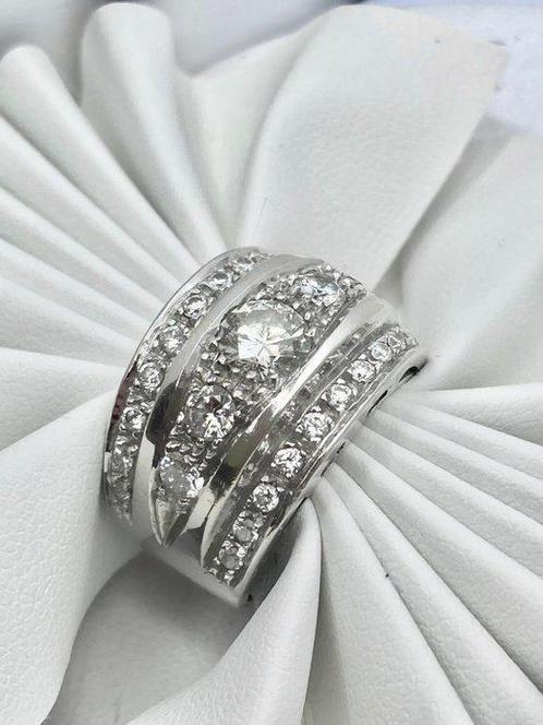 Pala Diamond - Bague tendance - 18 carats Or blanc - 1.81ct., Handtassen en Accessoires, Antieke sieraden