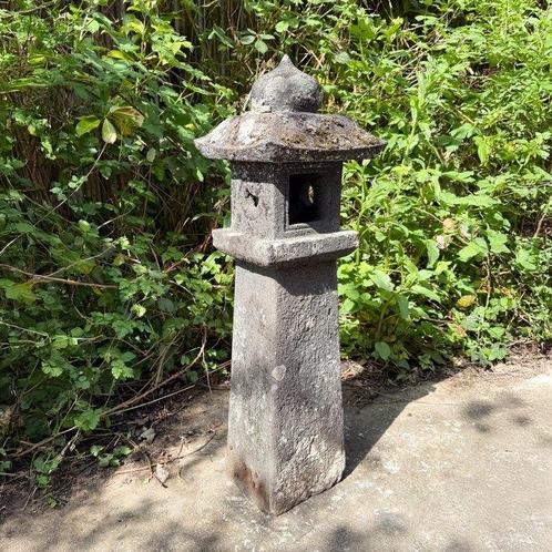 Fukuoka ishi’dôrô  (stenen tuinlantaarn) - Lavasteen -, Antiek en Kunst, Antiek | Overige Antiek