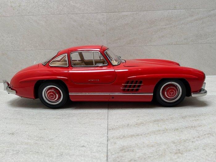 IXO 1:8 - Modelauto - Mercedes 300 SL, Hobby en Vrije tijd, Modelauto's | 1:5 tot 1:12