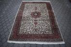 Isphahan - Vloerkleed - 300 cm - 202 cm, Huis en Inrichting, Stoffering | Tapijten en Vloerkleden, Nieuw