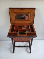Bijzettafel - Walnoot - Naaitafel, Antiek en Kunst