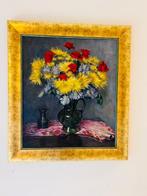 Europese school (XX) - Still life with flowers in a green, Antiek en Kunst