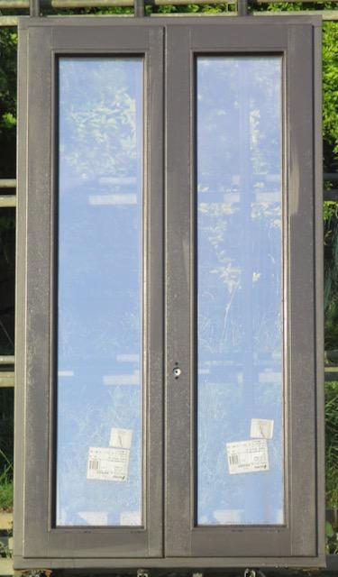 meranti houten raam , chassis , venster 96 x 173 grijsbruin, Bricolage & Construction, Châssis & Portes coulissantes, Enlèvement ou Envoi