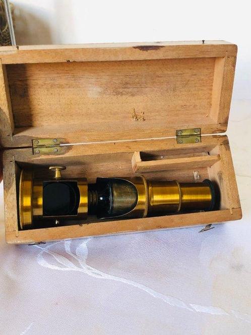 Microscope - Ancien - 1890 - de voyage en laiton, Verzamelen, Foto-apparatuur en Filmapparatuur
