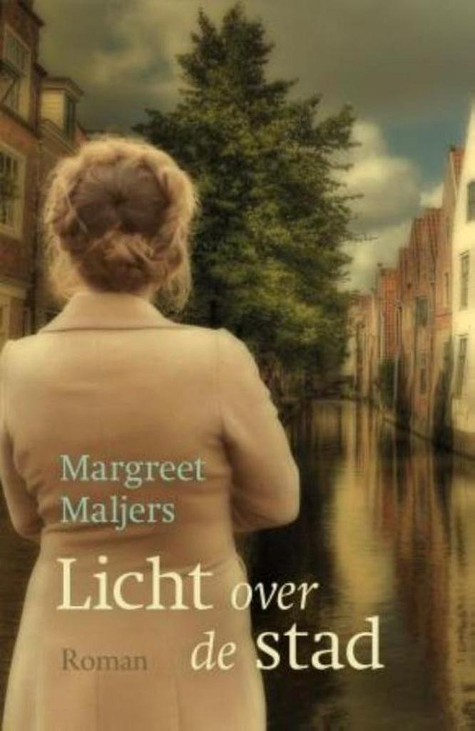 Licht over de stad 9789401906500 Margreet Maljers, Boeken, Streekboeken en Streekromans, Zo goed als nieuw, Verzenden