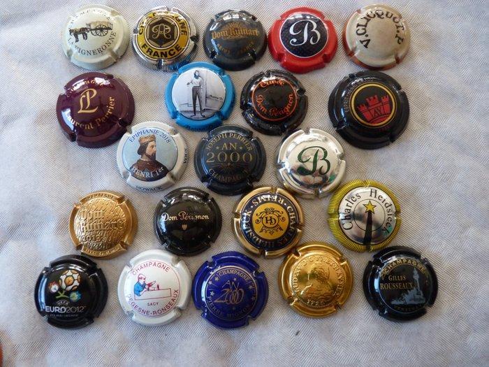 Themacollectie - Zeldzaam lot van 440 champagnecapsules met, Antiek en Kunst, Antiek | Speelgoed