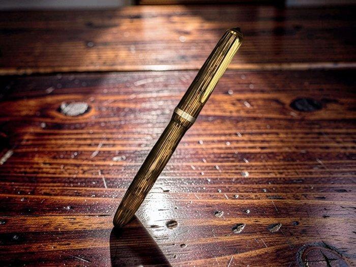 Perfecto - Perfecto estriada dorada - Zonder minimumprijs -, Collections, Stylos