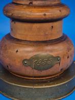 Historische Tischlampe / Petroleumlampe – Holz und Metall –, Antiquités & Art