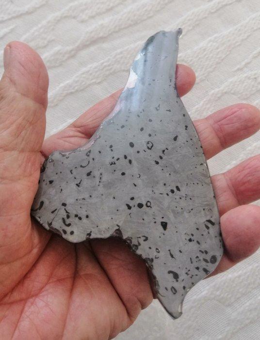 Ataxite of Dronino, 112,1 g Plak - Hoogte: 15.5 cm -, Verzamelen, Mineralen en Fossielen