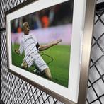 Real Madrid - Roberto Carlos - Ingelijste ondertekende foto, Verzamelen, Nieuw