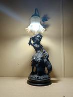 Tafellamp - Antieke dameslamp met schaap. - Hars, Staal