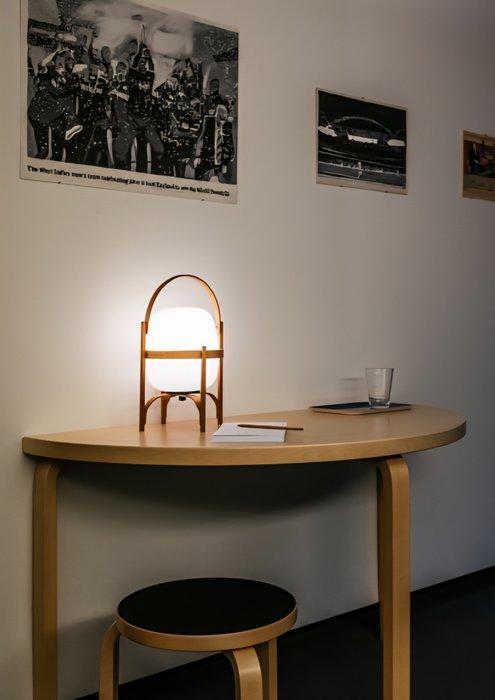 Artek - Alvar Aalto - Eettafel - Mezzaluna mod. 95 Artek, Antiek en Kunst, Antiek | Meubels | Stoelen en Sofa's