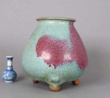 A JUN GLAZED TRIPOD CENSER - Penseelwasser - Porselein
