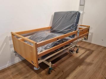Invacare SB 750 #80C Elektrisch Hoog Laag Demontabel beschikbaar voor biedingen