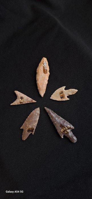 Neolithisch Vuursteen Prachtige punt, pijl en speer - 50 mm, Collections, Minéraux & Fossiles