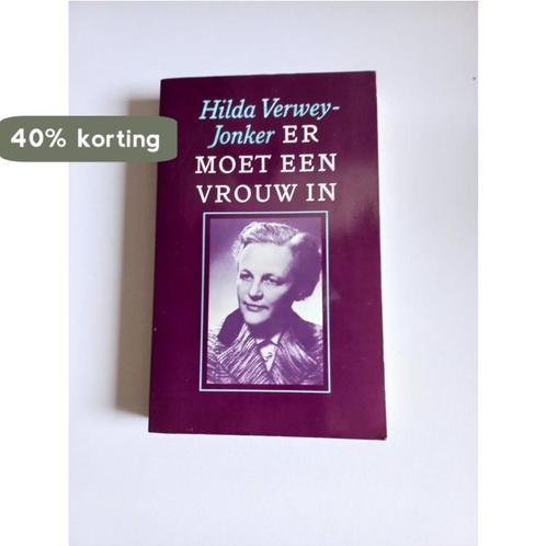 ER MOET EEN VROUW IN 9789029551519 Verwey Jonker, Boeken, Overige Boeken, Gelezen, Verzenden