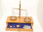 Balans of weegschaal - Messing, Hout