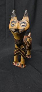 Curiosity Cabinet : Stylized representation of a cat in