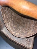 tavira - Tavira - Strijkijzer - bron, Hout, Staal