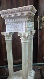 sculptuur, Tempio a tre col rovine romane - 63 cm - Carrara