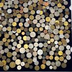 Wereld. Weltmünzen-Lot mit 300 Stück Münzen (Zonder