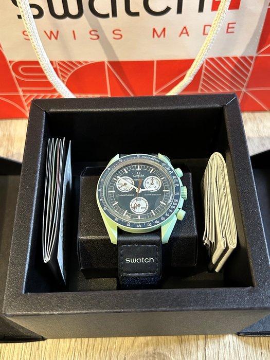 Omega x Swatch - MoonSwatch - Mission on Earth - Zonder, Handtassen en Accessoires, Horloges | Heren