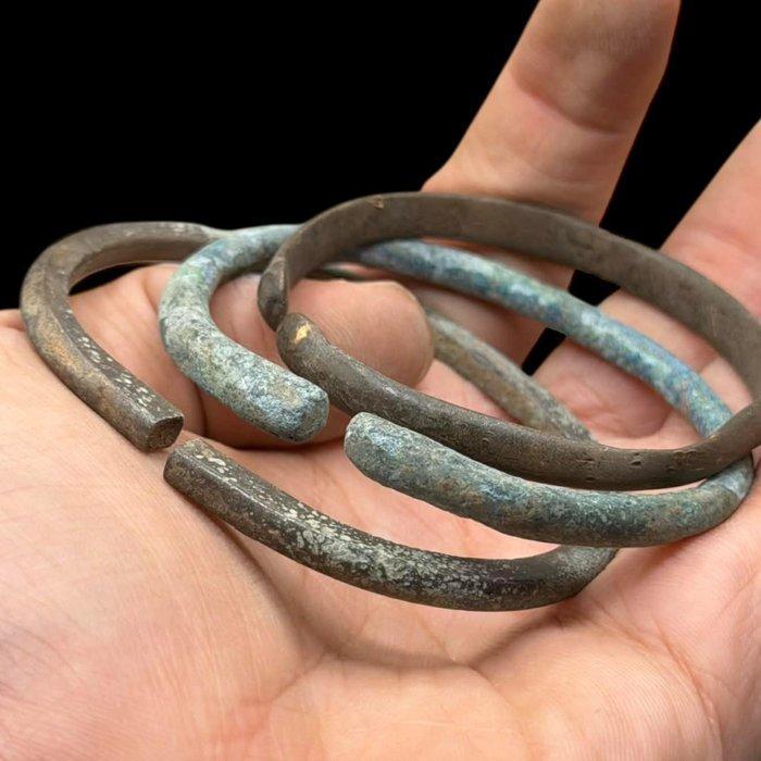 Oude Keltische set van 3 Brons Armband (Zonder Minimumprijs), Handtassen en Accessoires, Antieke sieraden