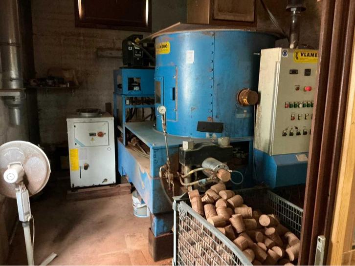 Online veiling - 2001 Ecomec Oscarplus Briketeermachine, Zakelijke goederen, Machines en Bouw | Houtbewerking, Ophalen