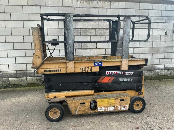 Grove MFG schaarlift SM2633BE Hoogwerker, Zakelijke goederen, Machines en Bouw | Liften, Steigers en Ladders